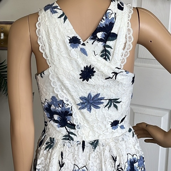 Brand New Tahari Cream Lace Dress w/ Embroidered Flowers Cris Cross Floral - Picture 9 of 16